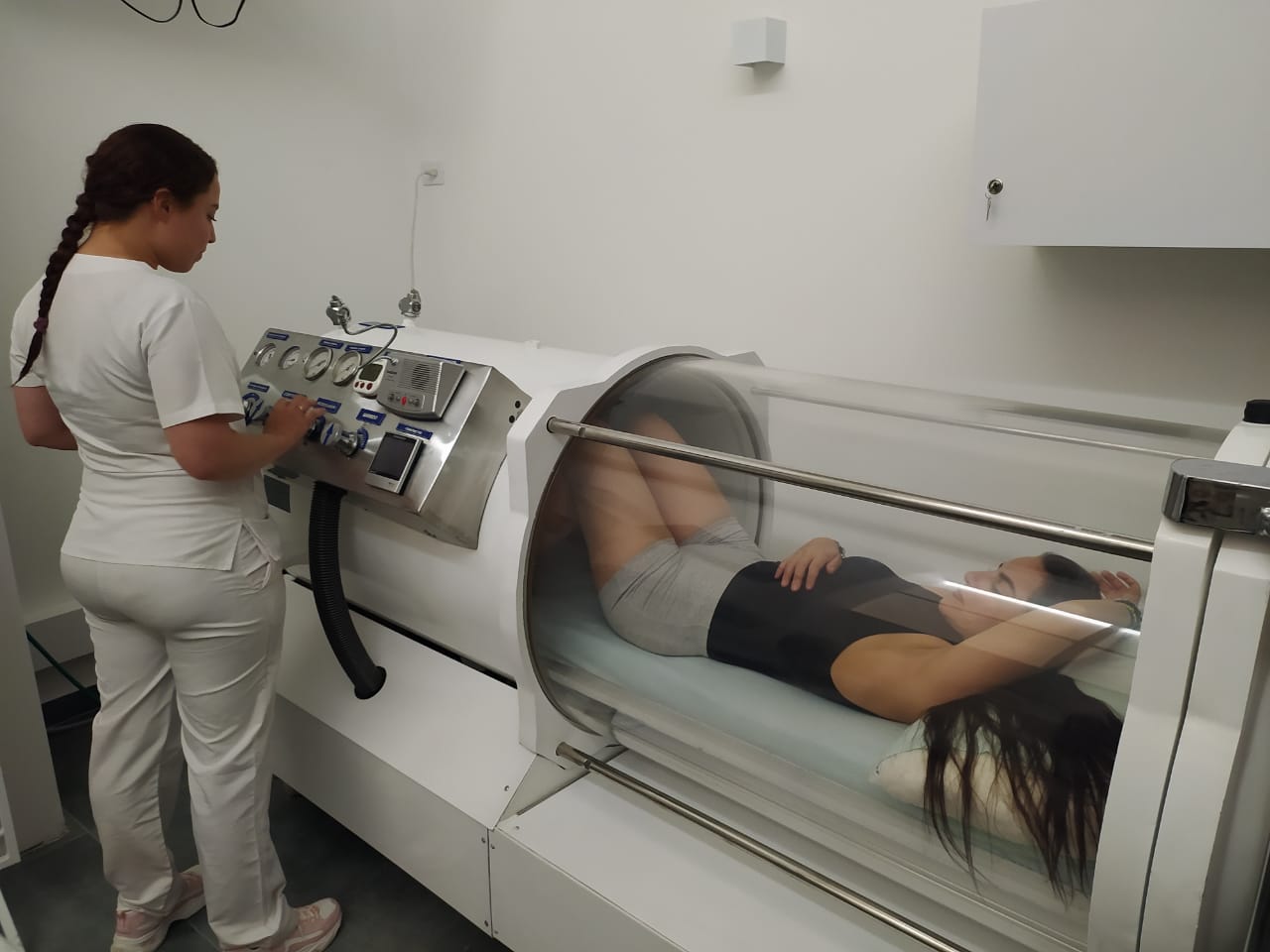 Tratamiento de Cámara Hiperbárica para acelerar recuperación postoperatoria y oxigenación celular avanzada